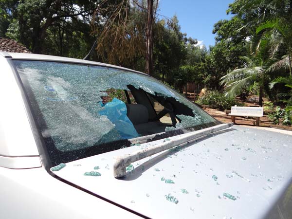 Kombi pega fogo entre Ribeirão Bonito e Guarapiranga