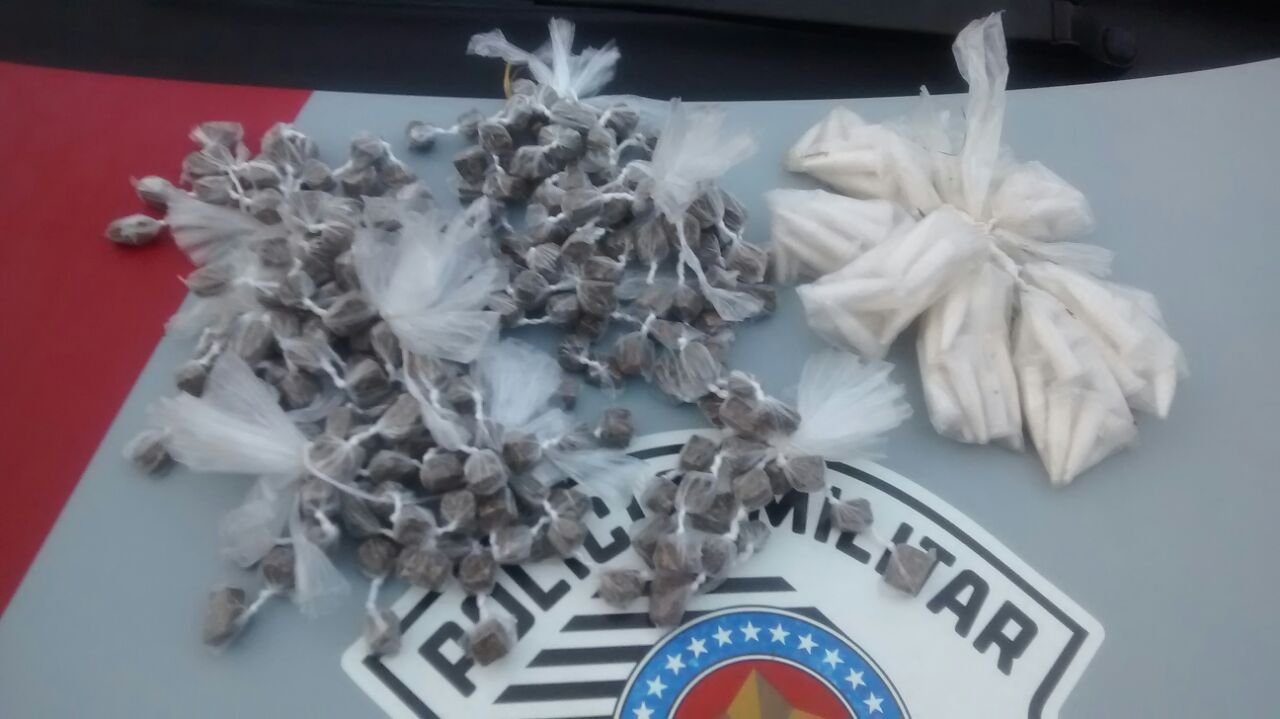 Polícia Militar prende dupla com grande quantidade de drogas em Ibaté