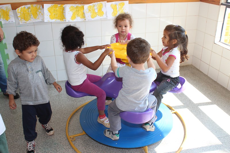 Prefeitura de Boa Esperança do Sul adquire novos berços e playground para educação infantil