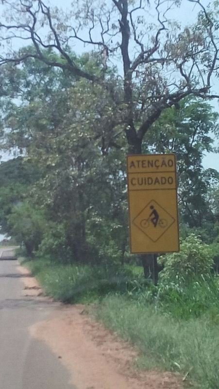 Via de acesso recebe sinalização de ciclistas em Ribeirão Bonito