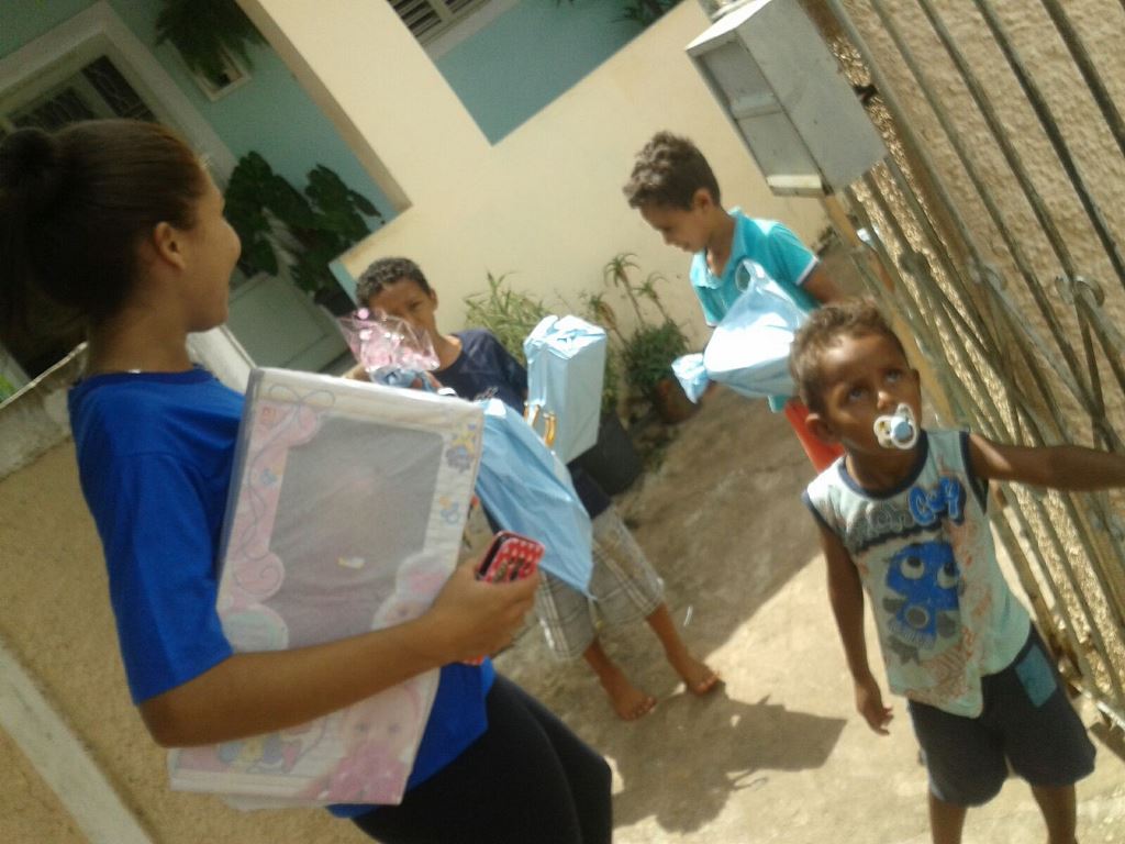 Guarda Mirim entrega brinquedos para crianças carentes em Ribeirão Bonito