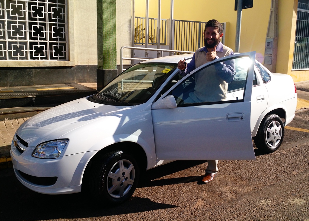 Prefeitura de Dourado conquista automóvel para Departamento de Saúde