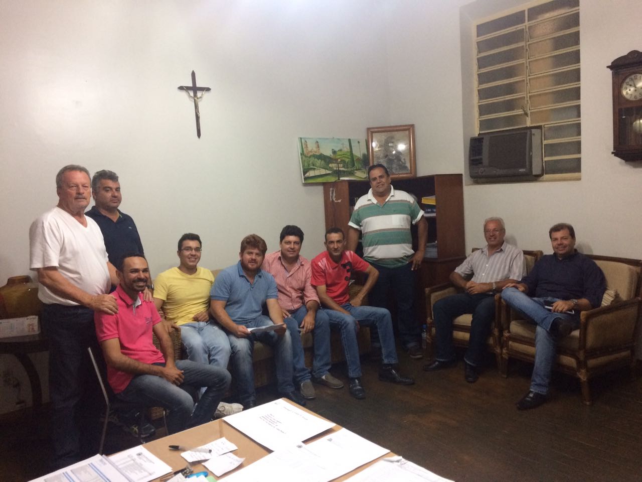 Prefeito e vereadores de Ribeirão Bonito se reúnem com Fabricio Vanzelli
