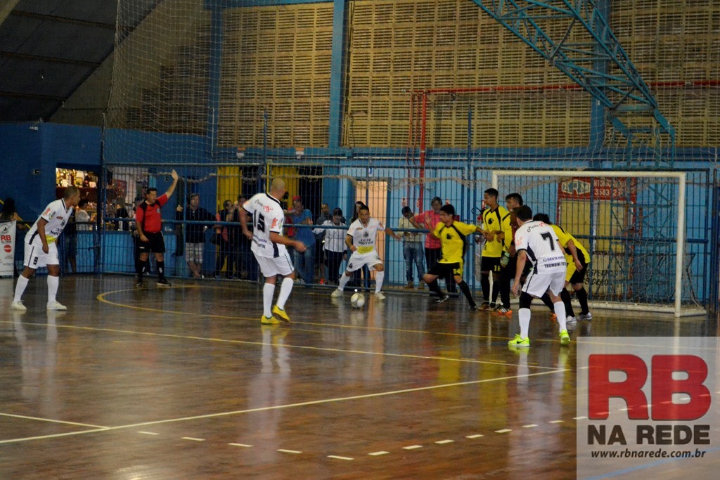 Ribeirão Bonito vence Santa Lúcia pela Taça EPTV de Futsal