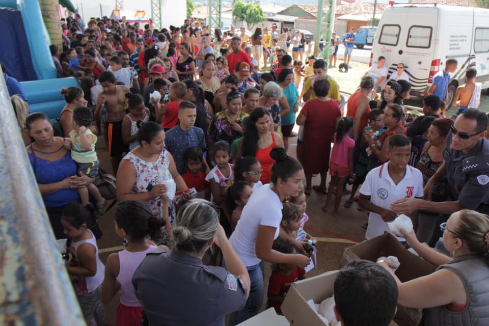 Centenas de pessoas participam da VI Ação e Cidadania em Ribeirão Bonito