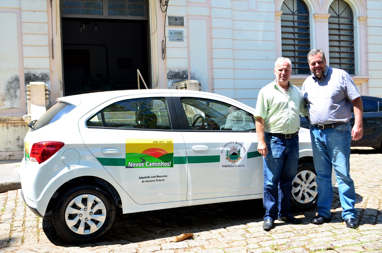 Prefeitura de Ribeirão Bonito adquire veículo para transporte de pacientes de hemodiálise