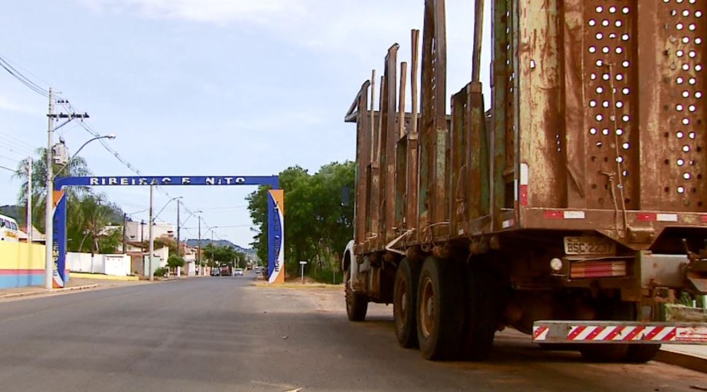 Prefeitura de Ribeirão Bonito irá multar caminhões de cana que trafegarem pelo Centro