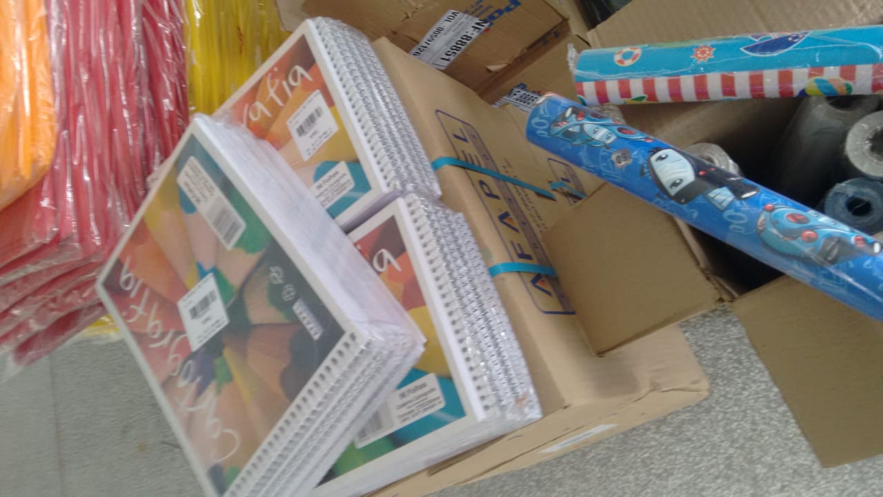 Escolas municipais de Ribeirão Bonito recebem materiais escolares