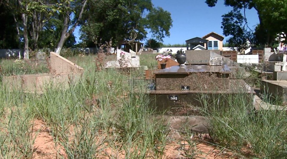 Cemitério abandonado causa transtornos aos moradores de Guarapiranga