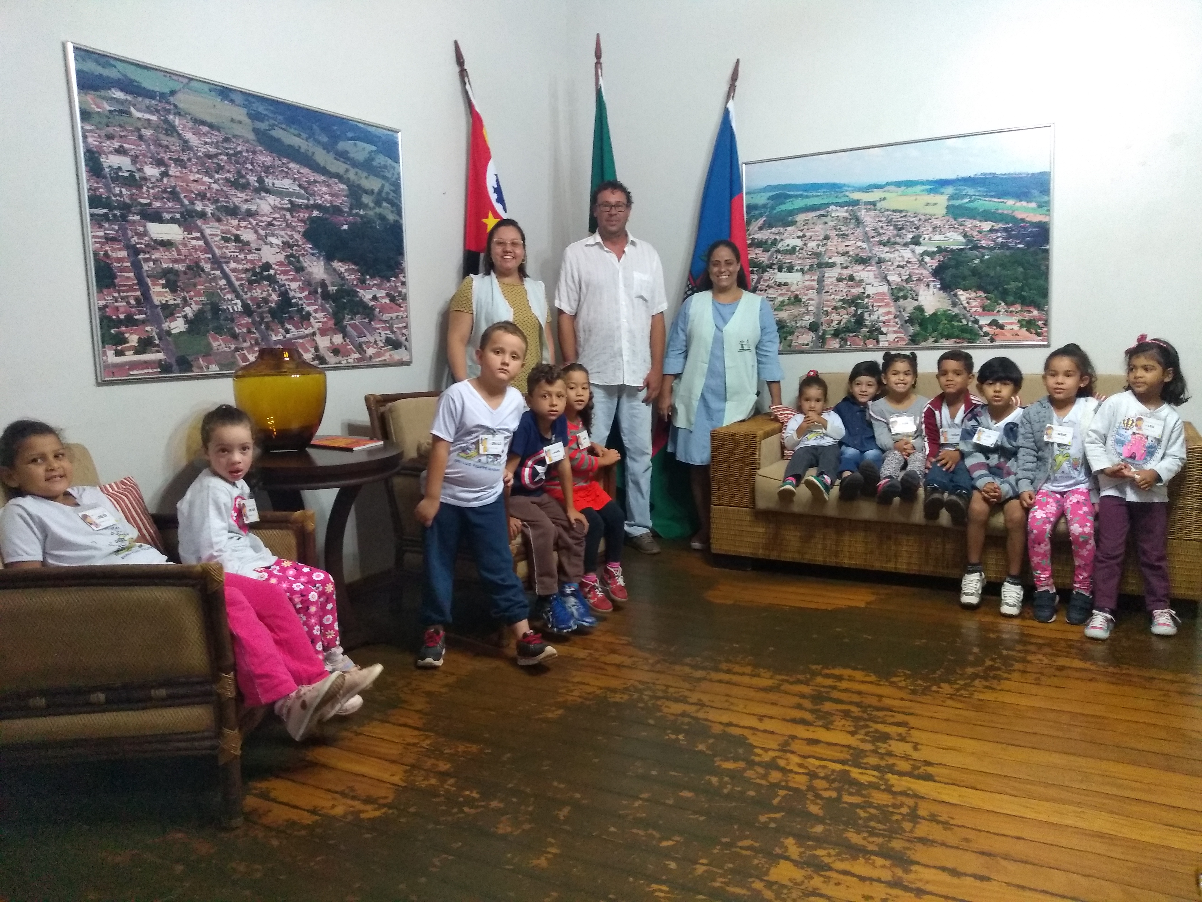 Prefeitura de Ribeirão Bonito recebe a visita dos alunos da EMEI de Guarapiranga