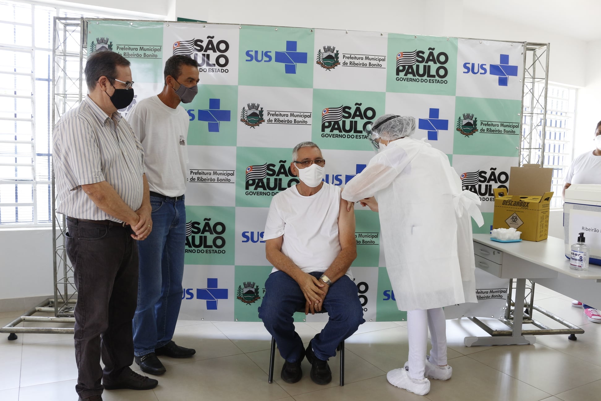 Ribeirão Bonito inicia vacinação contra COVID-19