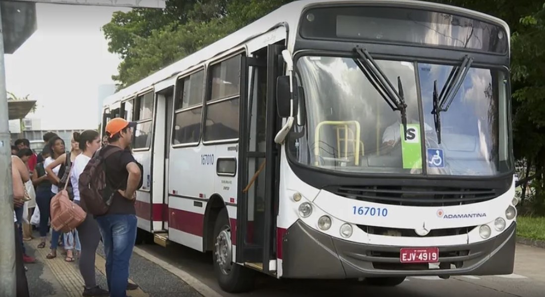 Passageiros de Dourado e Ribeirão Bonito reclamam da constante falta de ônibus para São Carlos